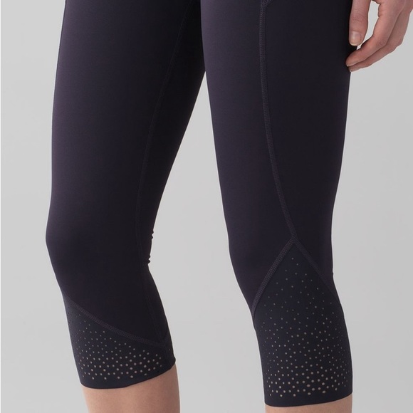 Lululemon Anew Crop (21") Black Grape Purple 4 - Picture 3 of 8